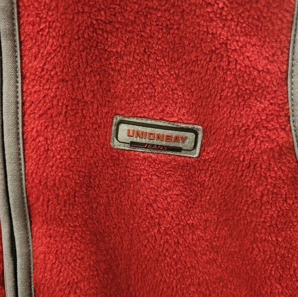 Vintage Unionbay Red Hooded Fleece Vest with Gray Trim - Picture 2 of 7